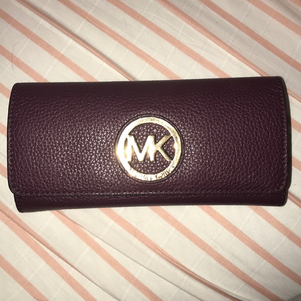 Plum Michael kors wallet